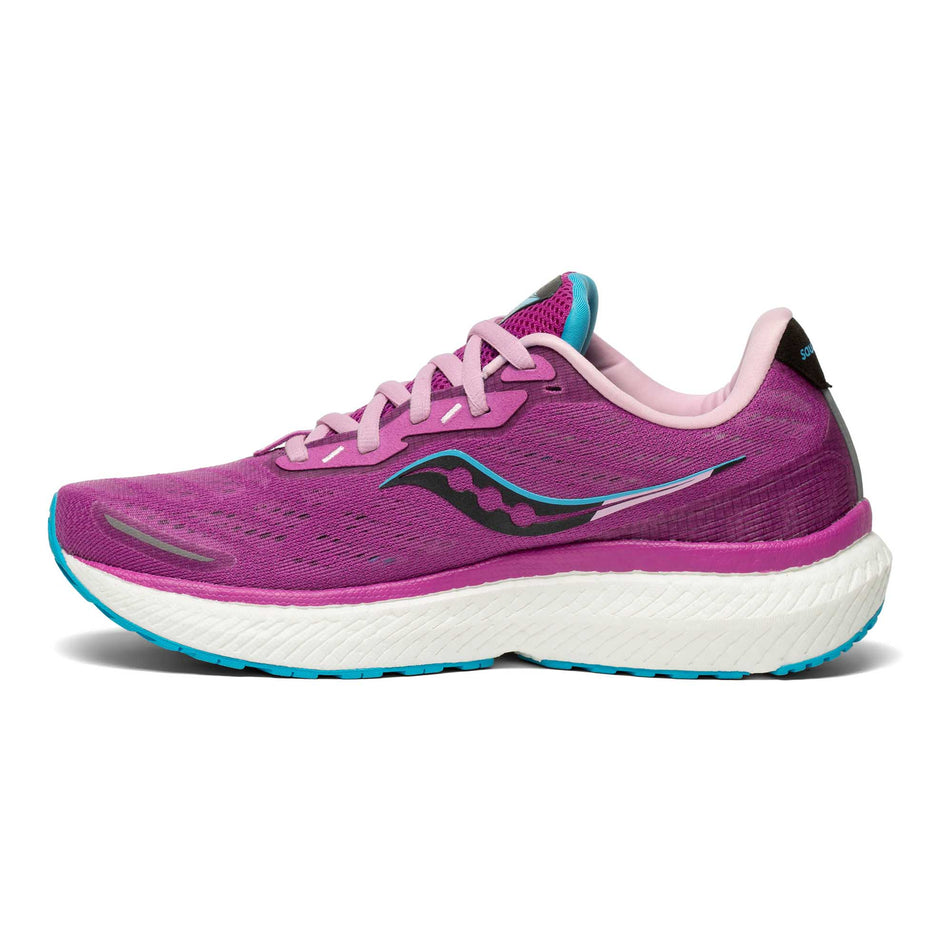 Medial view of women's Triumph 19 running shoe (6890813194402)