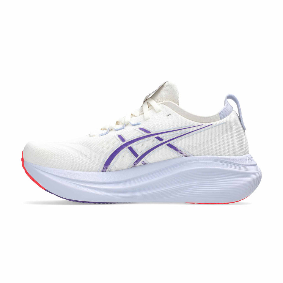 Medial view of the right shoe from a pair of ASICS Men's Gel-Nimbus 27 Tokyo Running Shoes in the Cream/Edo Purple colourway. (8669073047714)