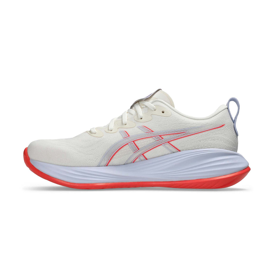Medial view of the right shoe from a pair of ASICS Men's Gel-Cumulus 27 Tokyo Running Shoes in the Cream/Edo Purple colourway. (8720399728802)