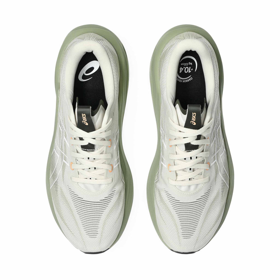 The uppers of a pair of ASICS Men's GT-2000 15 Running Shoes in the Birch/Khaki Green colourway.
