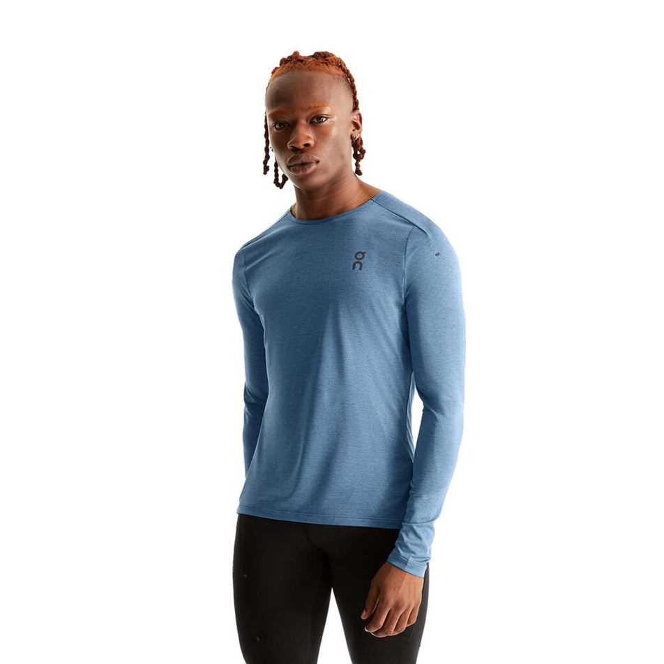 Front view of a model wearing an On Men's Performance Long-T in the Stellar colourway (8005042995362)