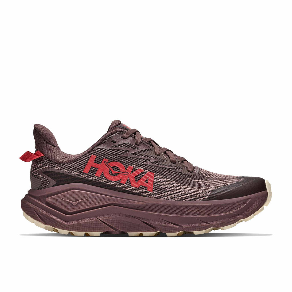 Lateral view of the right shoe from a pair of HOKA Women's Challenger 8 GTX Trail Running Shoes in the Smoky Quartz/Alabaster colourway.