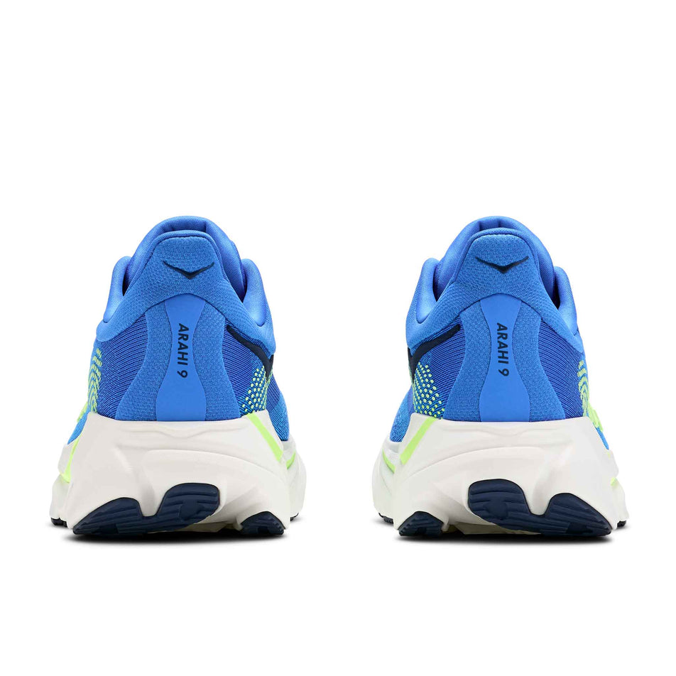 The back of a pair of HOKA Men's Arahi 9 Running Shoes in the Virtual Blue/Soft Cobalt colourway.