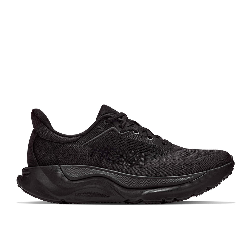 Lateral view of the right shoe from a pair of HOKA Women's Arahi 9 Wide Running Shoes in the Black/Black colourway.