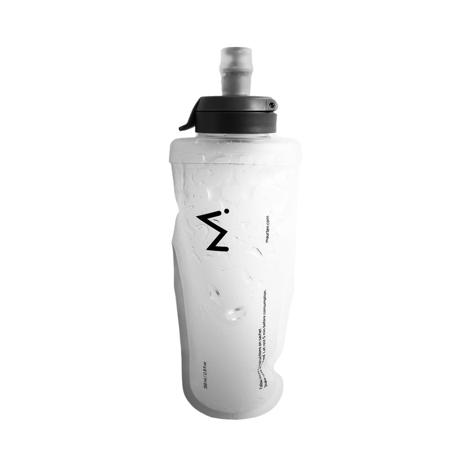The Maurten Gel Mix Flask 350ml with the Maurten Gel Mix 480 in it.