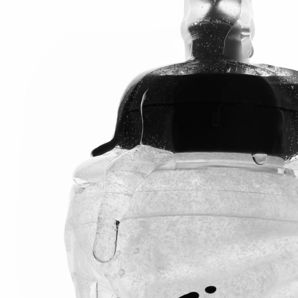 Close-up view of the Maurten Gel Mix 480 in a Maurten Gel Mix 350ml flask with water.