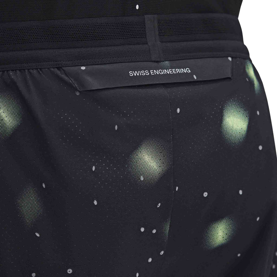 The zip back pocket on the On Men's Performance Shorts Lumos 2.0 in the Black colourway.