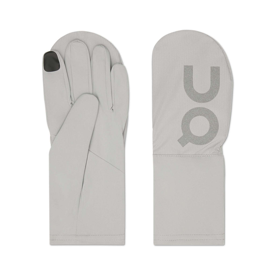 A pair of On Core Glove in the Alloy colourway.