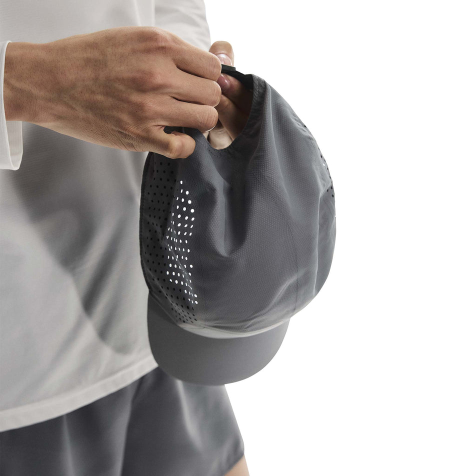A model demonstrating the adjustable buckle. (8717297385634)