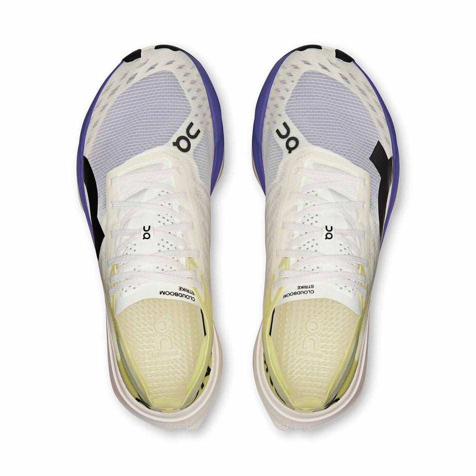 The uppers of a pair of On Women's Cloudboom Strike Running Shoes in the Juniper/Limelight colourway.