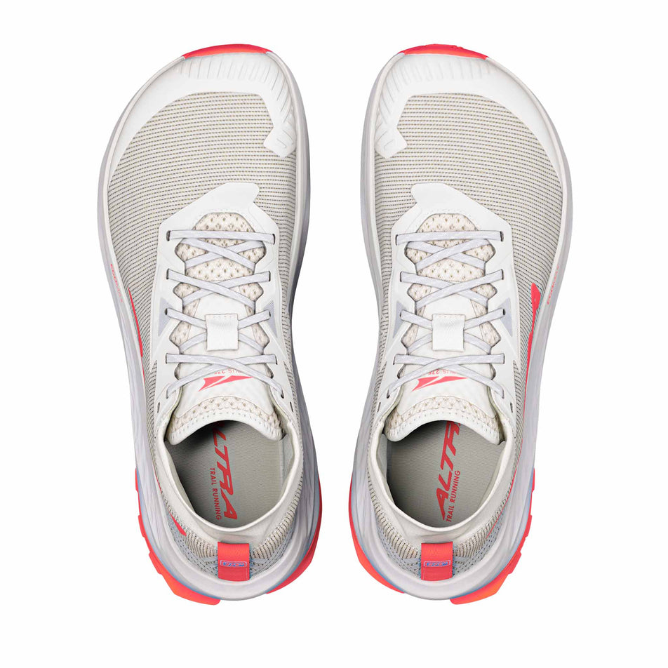 The uppers of a pair of Altra Women's Olympus 275 HILO Running Shoes in the Vaporous Gray/Fiery Coral colourway.