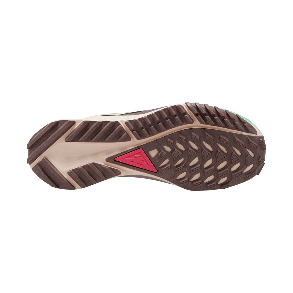 Outsole of the right shoe from a pair of Nike Pegasus Trail 4 Women's Trail Running Shoes in the Sequoia/Guava Ice-Amber Brown colourway (7995937587362)
