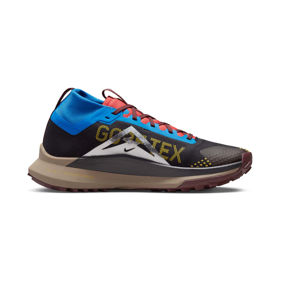Medial side of the left shoe from a pair of Nike Men's Pegasus Trail 4 GORE-TEX Waterproof Running Shoes in the Black/Vivid Sulfur-LT Photo Blue colourway (8023256727714)