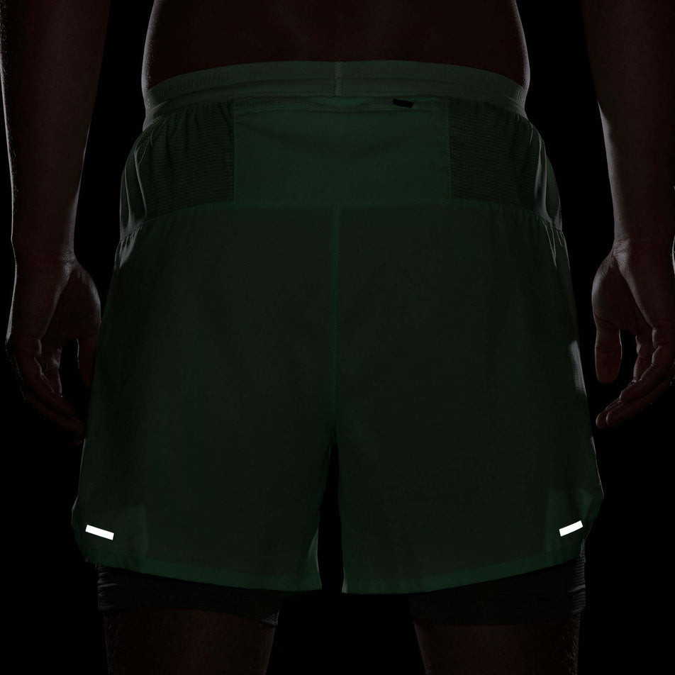 The reflectivity on the back of a pair of Nike Men's Stride Dri-FIT 5