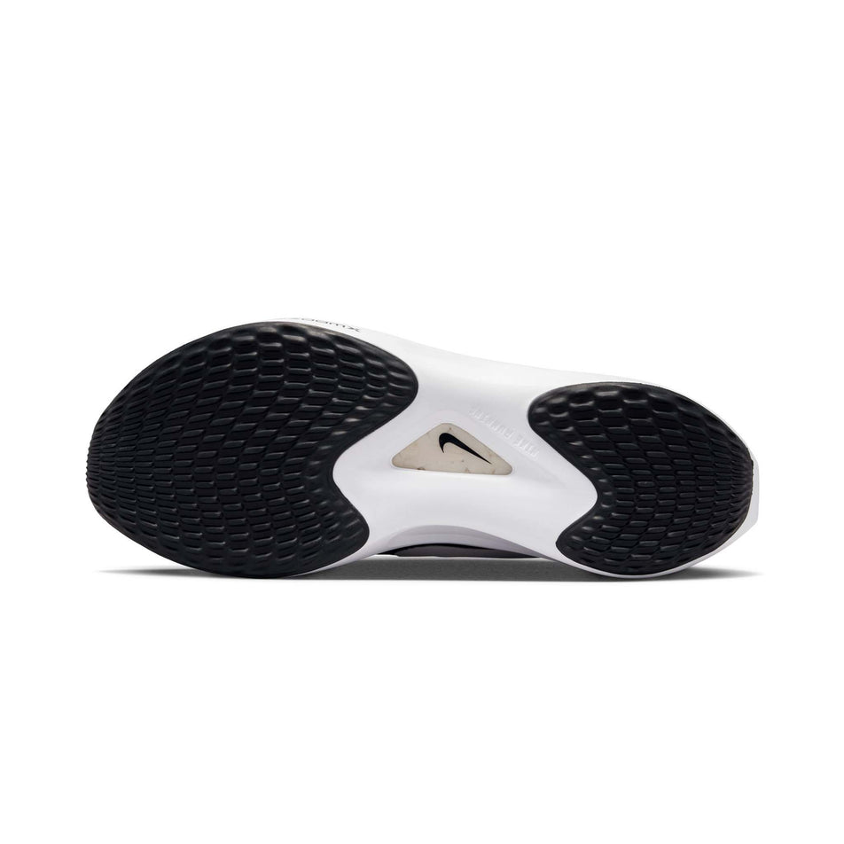 Outsole of the left shoe from a pair of Nike Men's Zoom Fly 5 Road Running Shoes in the Black/White colourway (8135104594082)