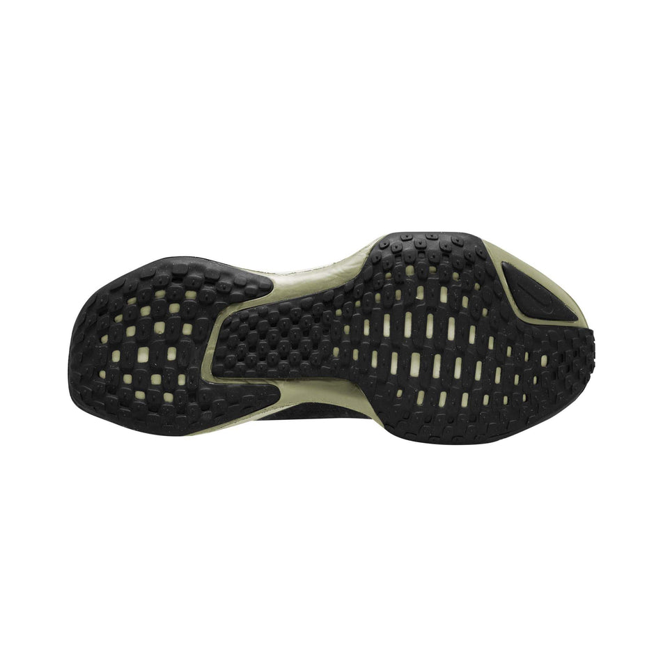 Outsole of the right shoe from a pair of Nike Men's Invincible 3 Road Running Shoes in the Black/Bronzine-Olive Aura-Amber Brown colourway (8135140606114)