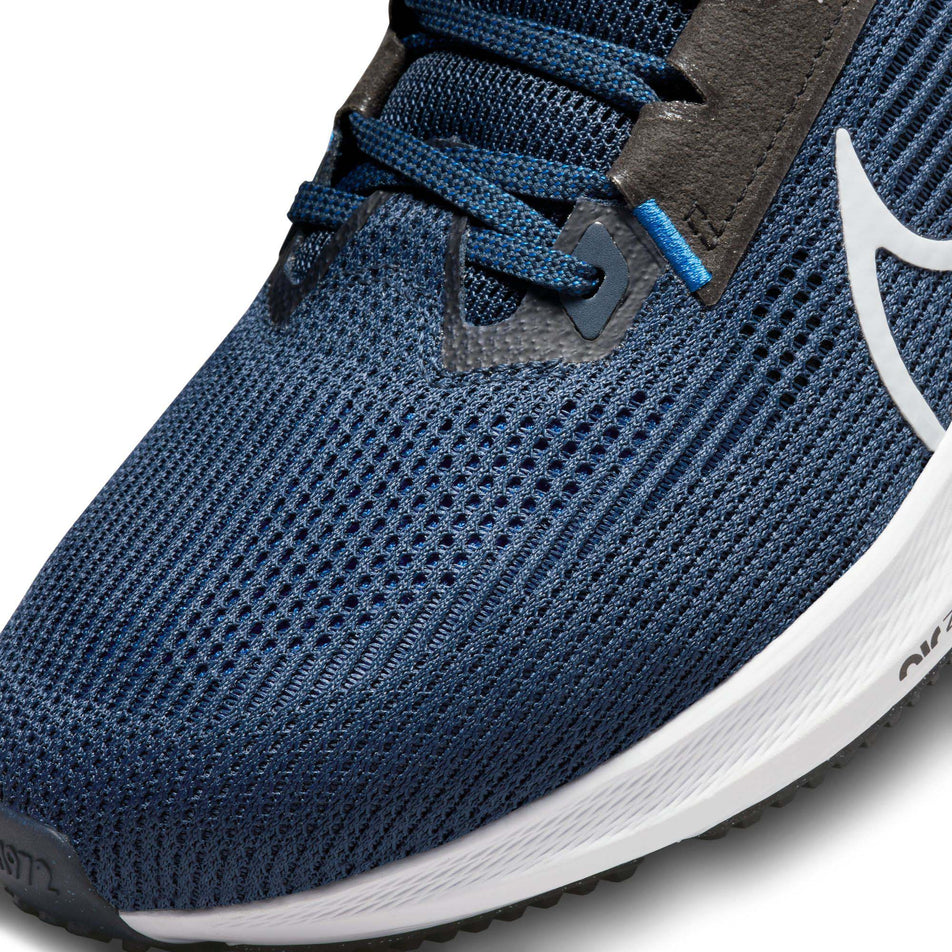 Lateral side of the toe box from the left shoe from a pair of Nike Men's Air Zoom Pegasus 40 Running Shoes in the MIDNIGHT NAVY/PURE PLATINUM-BLACK colourway (7944370815138)