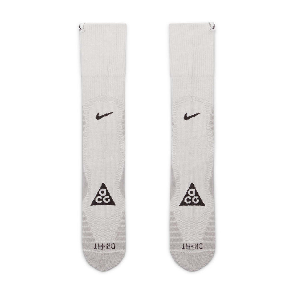 Front view of a pair of Nike ACG USA Outdoor Cushioned Crew Socks in the Summit White/Light Smoke Grey colourway.