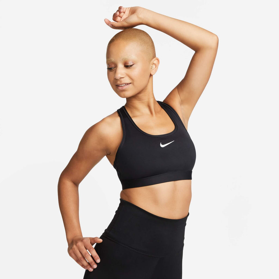 Nike Swoosh Medium-Support Women's Padded Sports Bra. Nike IN