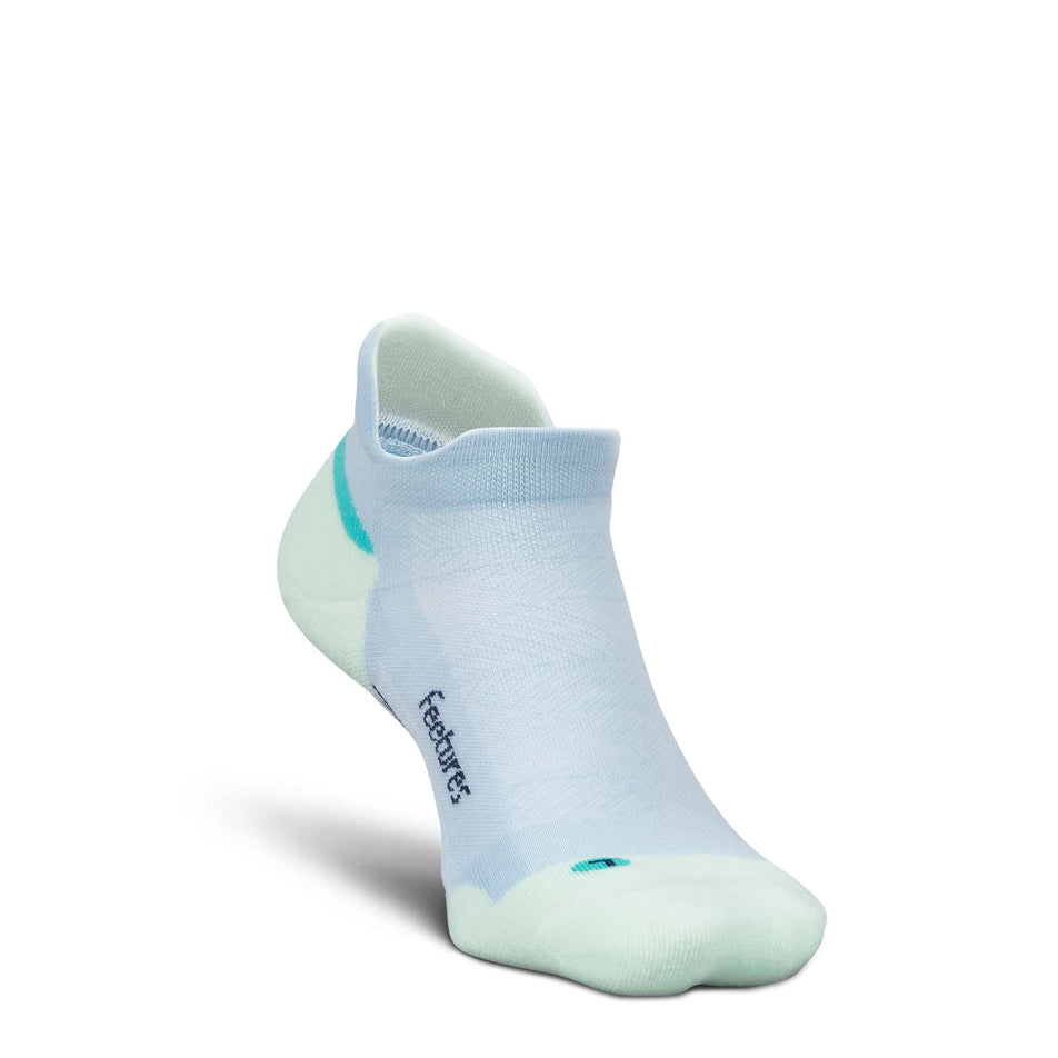Medial view of the left sock from a pair of Feetures Unisex Elite Max Cushion No Show Tab in the Glacier Mist colourway.