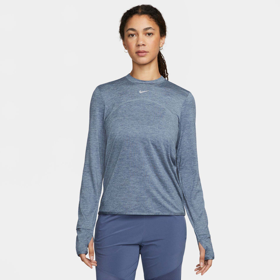Front view of a model wearing a Women's Dri-FIT Swift Element UV Crew-Neck Running Top in the Ashen Slate/Reflective Silv colourway (8049589387426)
