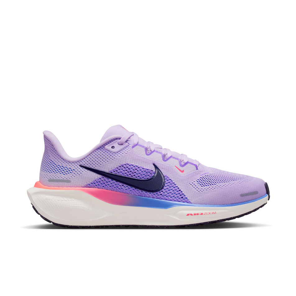 Lateral view of the right shoe from a pair of Nike Women's Pegasus 41 Road Running Shoes in the Violet Mist/Purple Dynasty-Bright Violet colourway. 