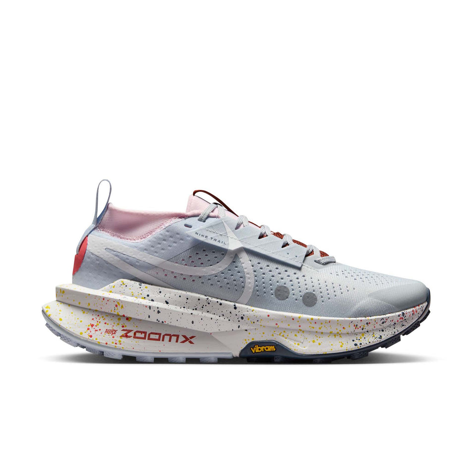 Lateral view of the right shoe from a pair of Nike Women's Zegama Trail 2 Running Shoes in the Pure Platinum/White-Football Grey colourway. (8615663337634)