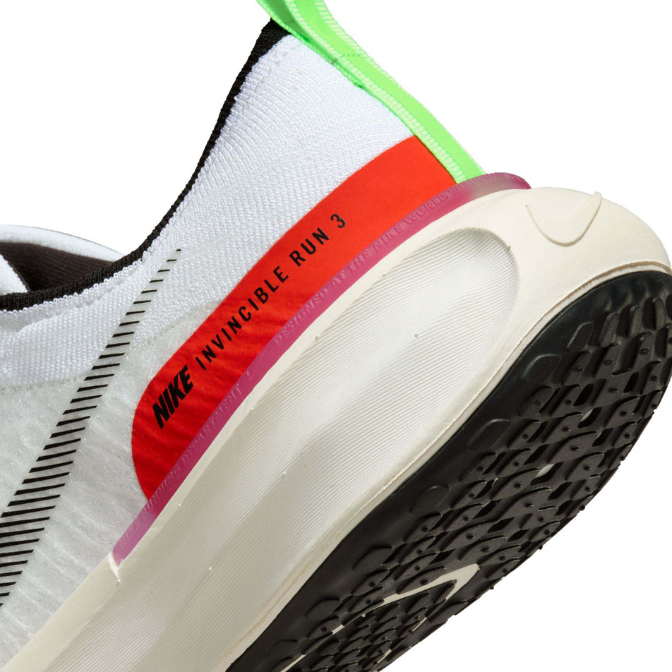 Lateral side of the back of the left shoe from a pair of Nike Men's Invincible 3 SE Road Running Shoes in the White/Black-Lime Blast-Blue Lightning colourway  (7995539128482)