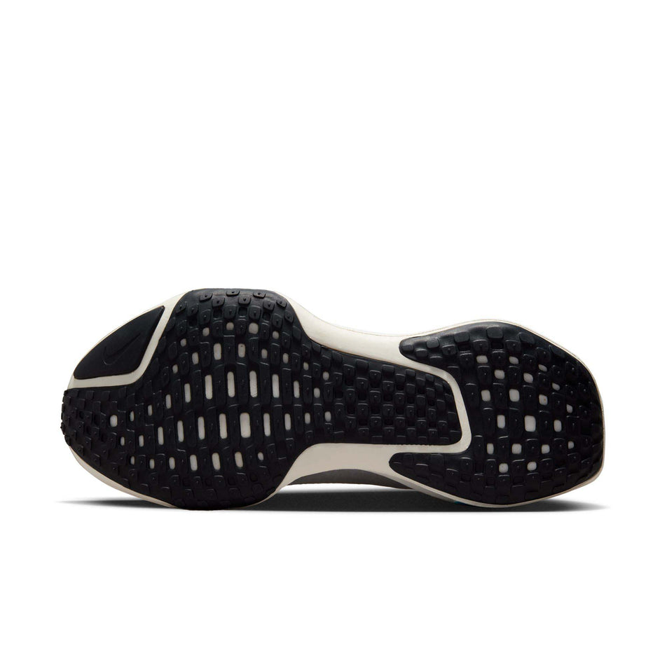 Outsole of the left shoe from a pair of Nike Men's Invincible 3 SE Road Running Shoes in the White/Black-Lime Blast-Blue Lightning colourway  (7995539128482)