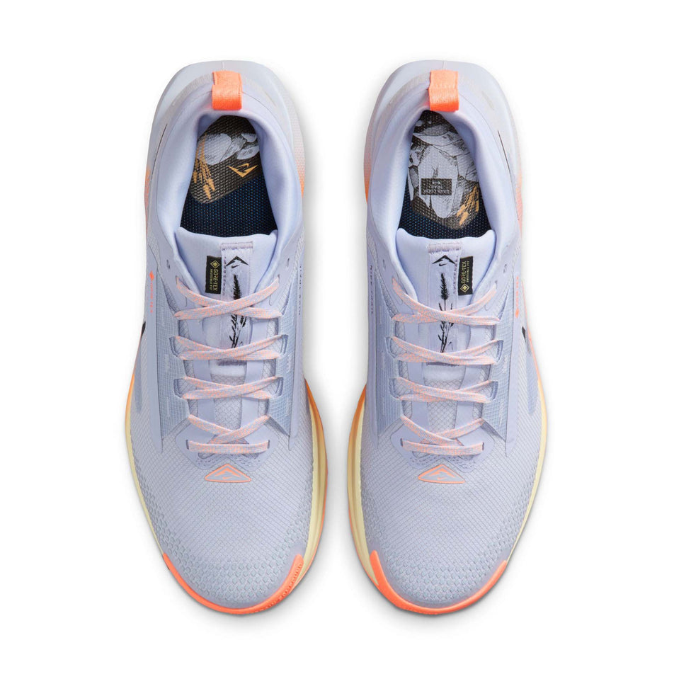 The uppers of a pair of Nike Men's Pegasus Trail 5 GORE-TEX Waterproof Trail Running Shoes in the Ghost/Black-Malt-Orange Pulse colourway. (8754906202274)