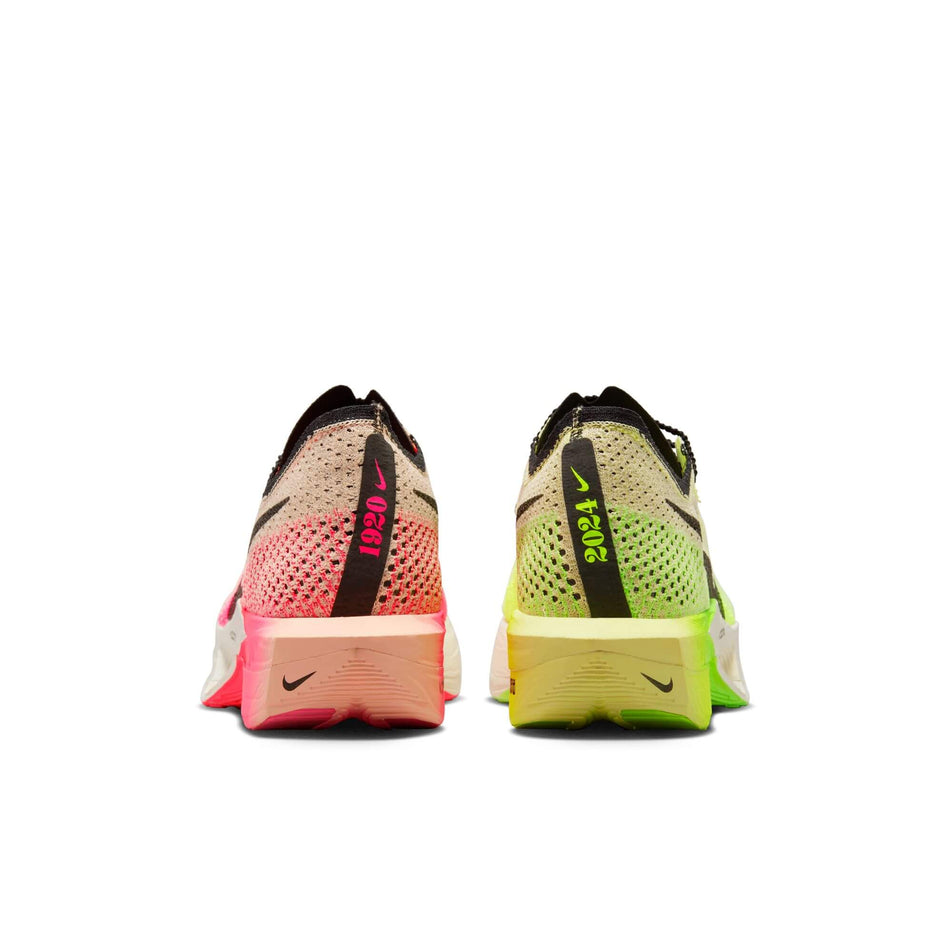 The back of a pair of Men's Vaporfly 3 Road Racing Shoes in the  Luminous Green/Black-Crimson Tint-Volt colourway (8104386068642)