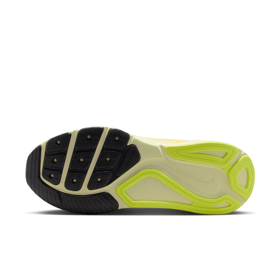 The outsole of the left shoe from a pair of Nike Men's Structure 26 Road Running Shoes in the Alabaster/Indigo Burst-Hyper Violet colourway.