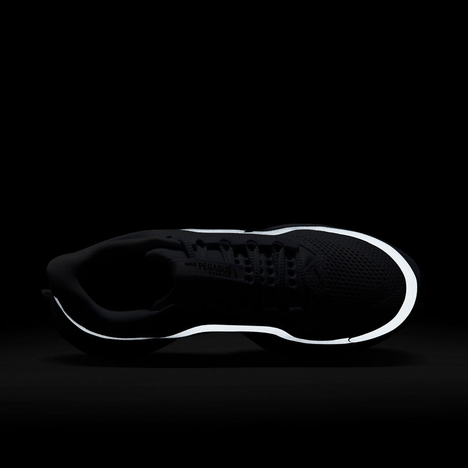 The reflective graphic on the upper of the left shoe from a pair of Nike Men's Pegasus Premium Road Running Shoes in the Ghost/Black-Persian Violet colourway. (8614448922786)
