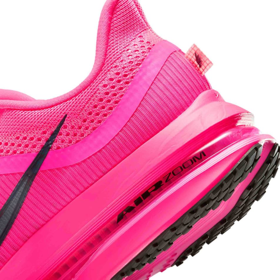 Close up of the Air Zoom Unit in the left shoe from a pair of Nike Men's Pegasus Premium Road Running Shoes in the Hyper Pink/Sequoia-Bright Crimson colourway. (8636656582818)