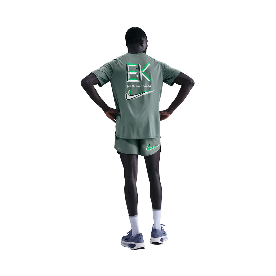 Back view of a model wearing the Nike Men's Dri-FIT Eliud Kipchoge Stride 5