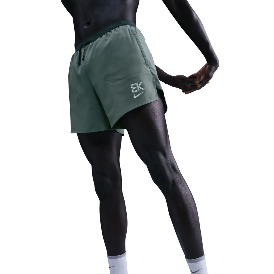 Front view of a model wearing the Nike Men's Dri-FIT Eliud Kipchoge Stride 5