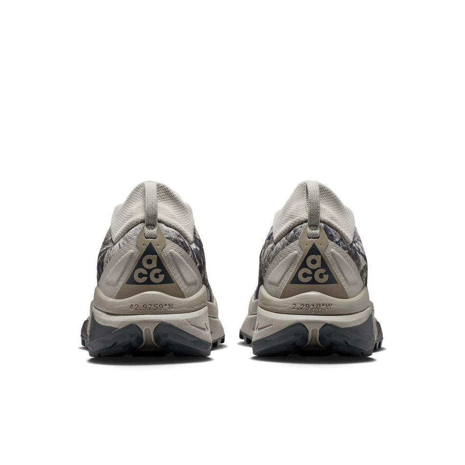 The back of a pair of Nike Women's ACG Zegama Trail Running Shoes in the Spruce Fog/Black Spruce-Sea Glass-Black colourway.