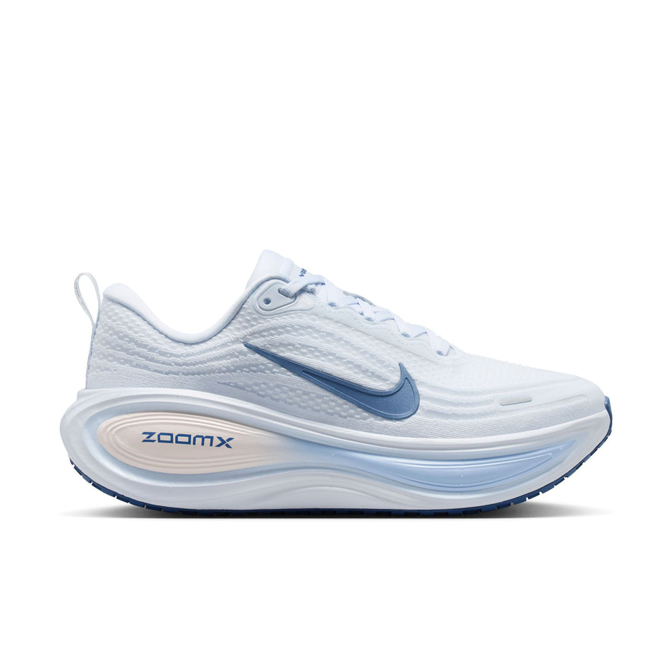 Lateral view of the right shoe from a pair of Nike Women's Vomero Plus Road Running Shoes in the White/Mystic Navy-Aluminum-Football Grey colourway.