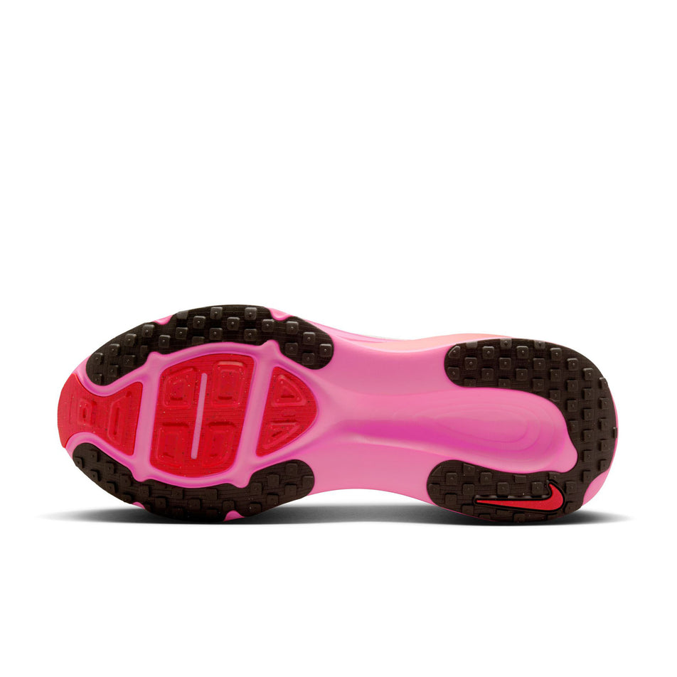 The outsole on the left shoe from a pair of Nike Men's Vomero 18 Road Running Shoes in the Sail/Sequoia-Hyper Pink-Hyper Pink colourway. (8636927738018)