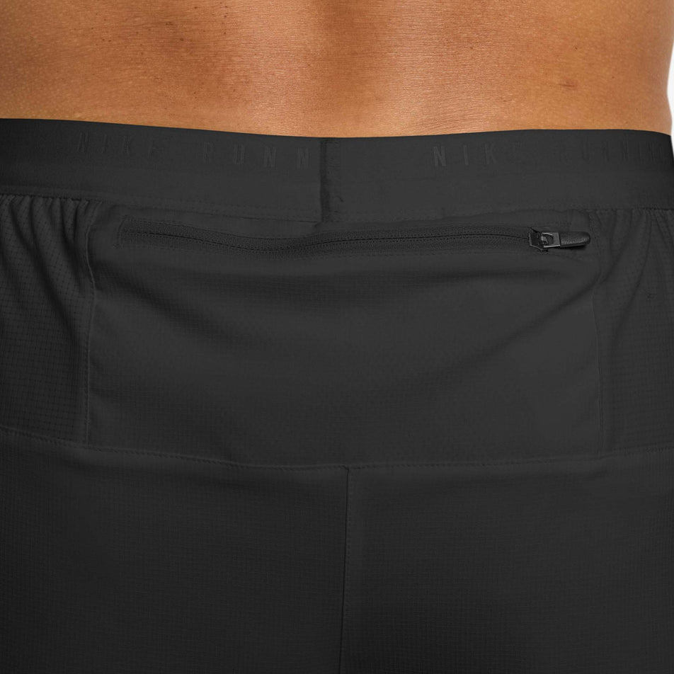 The back zip pocket on the Nike Men's Stride Dri-FIT 7