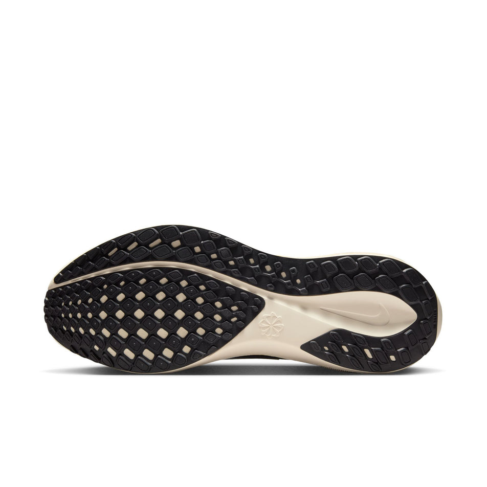 The outsole of the left shoe from a pair of Nike Men's Pegasus 41 SE Road Running Shoes in the Multi-Color/Clear-Vivid Green-Dark Apple colourway. (8724595540130)