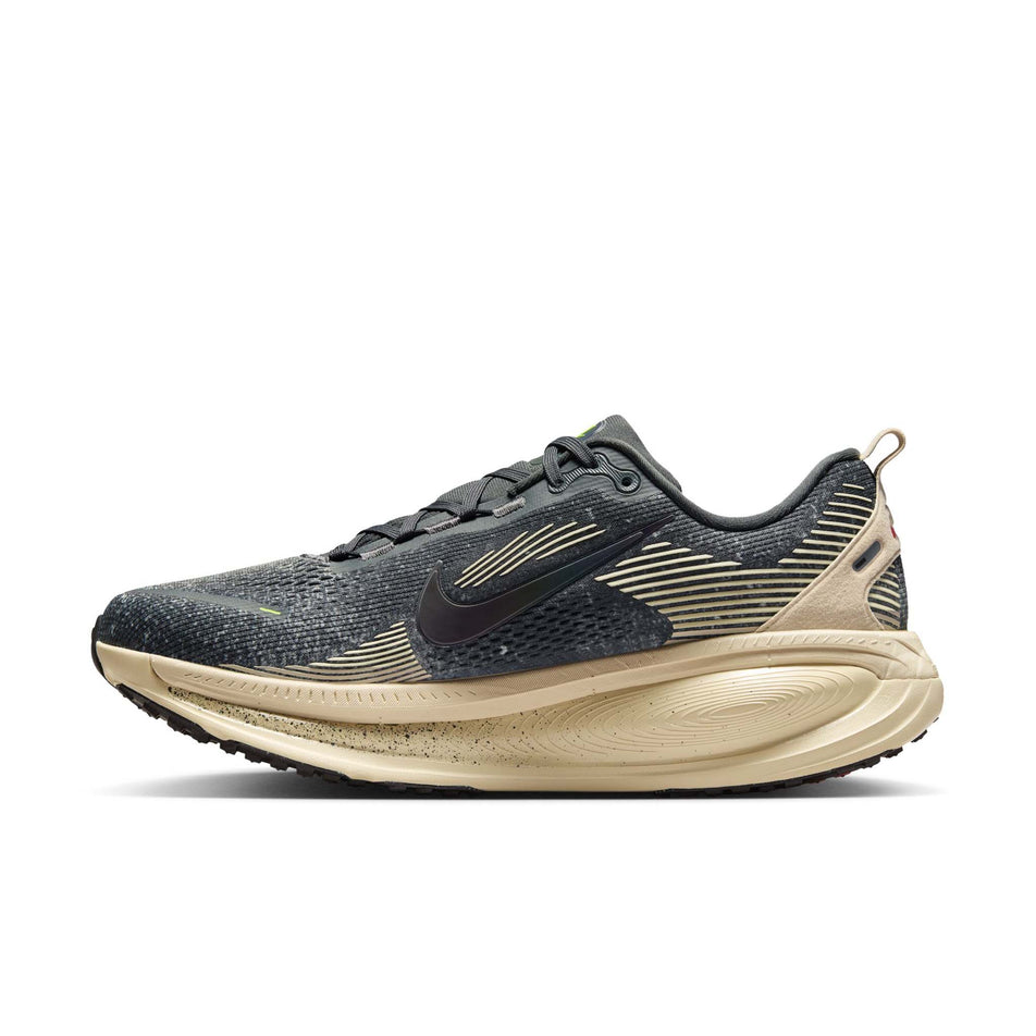 Medial view of the right shoe from a pair of Nike Men's Vomero 18 Road Running Shoes in the Oatmeal/Black-Anthracite-Volt colourway. (8684581552290)