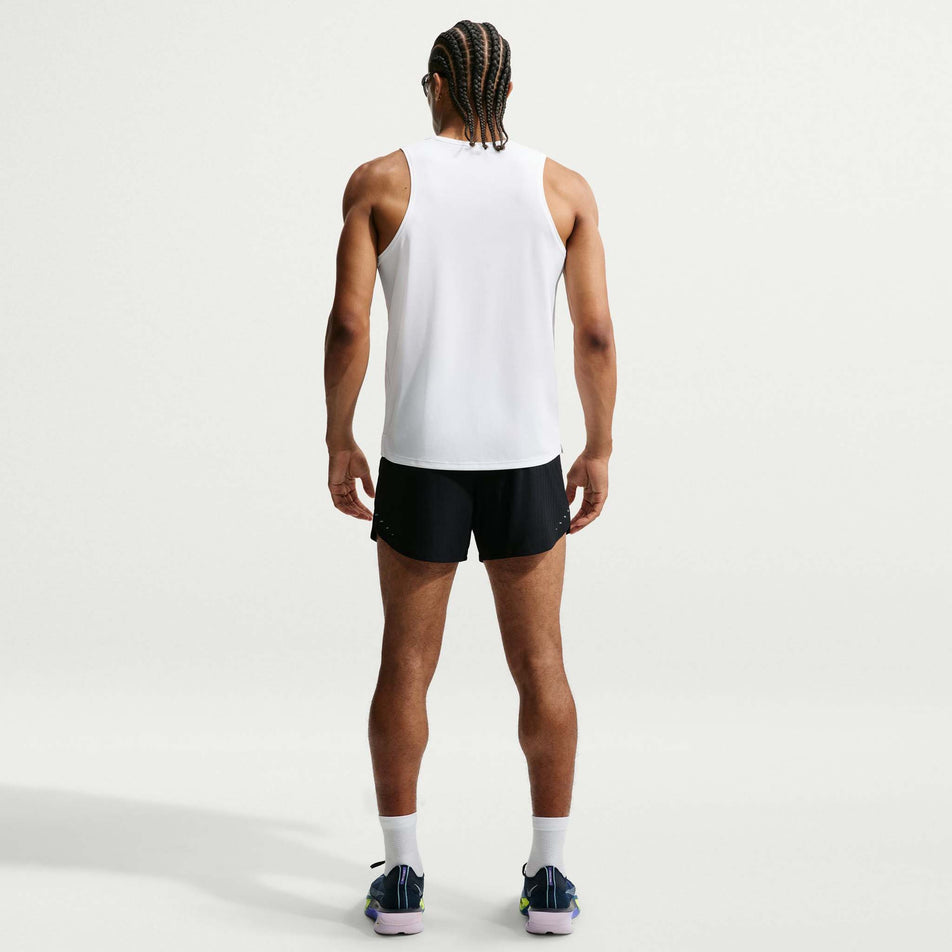 Back view of a model wearing the Nike Men's Stride Aero-FIT 5