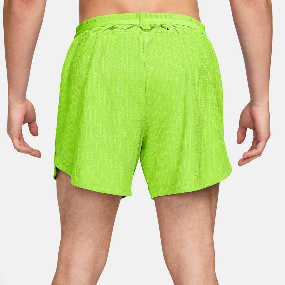 Back view of a model wearing the Nike Men's Stride Aero-FIT 5