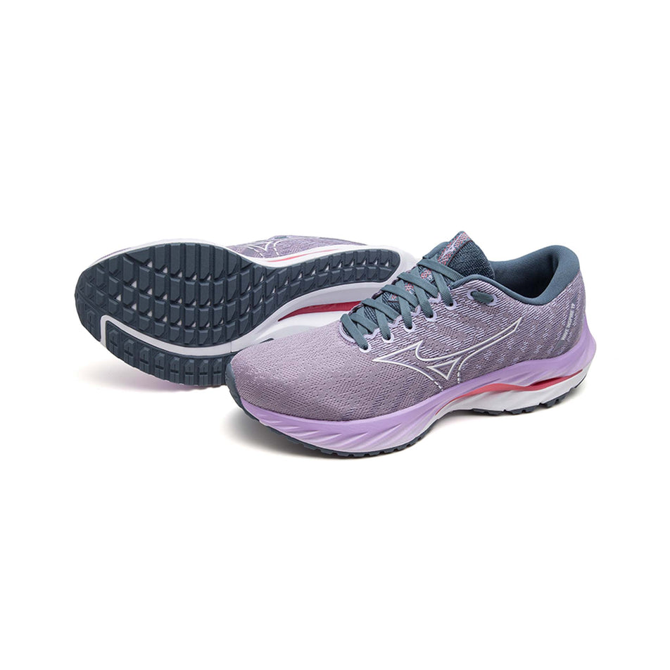 A pair of Mizuno Women's Wave Inspire 19 Running Shoes in the Wisteria/White colourway. (8077184499874)