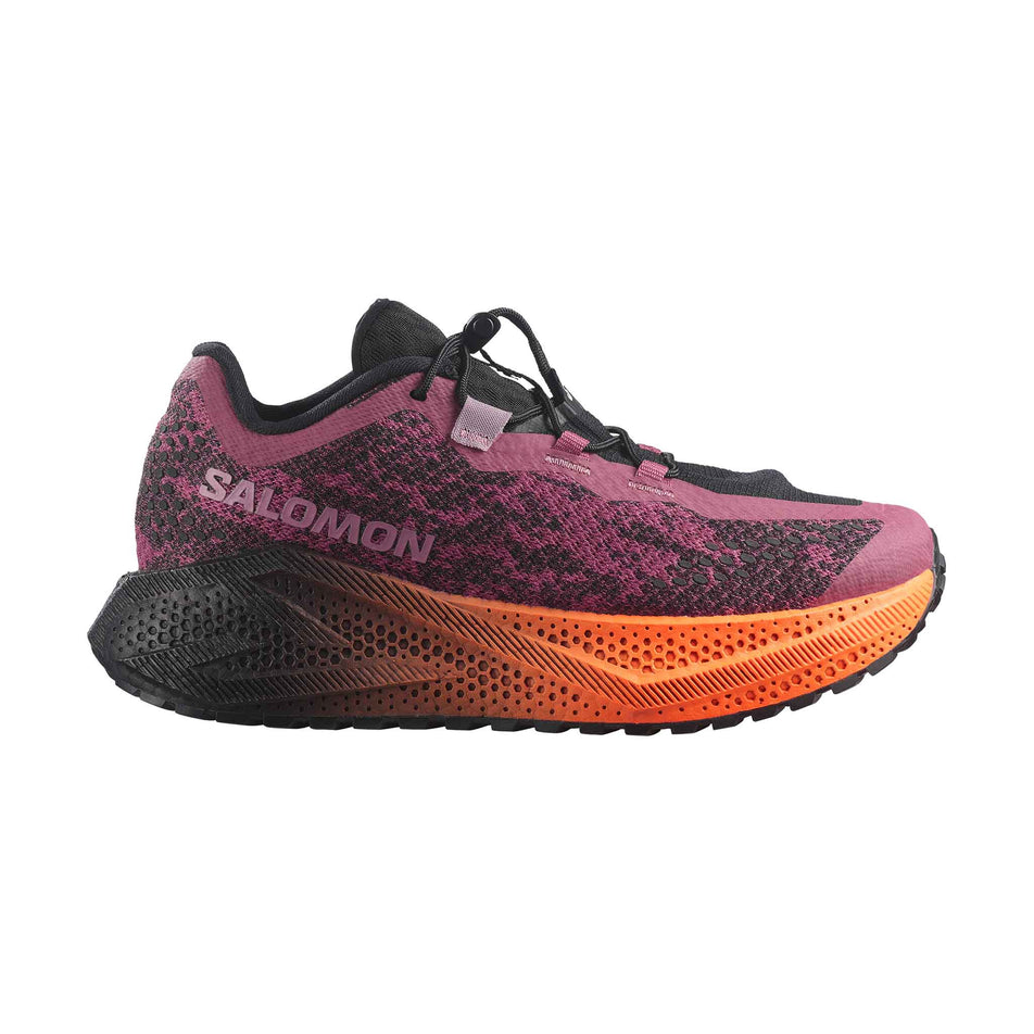 Lateral view of the right shoe from a pair of Salomon Women's Aero Glide 4 GRVL Running Shoes in the Nocturne/Black colourway.