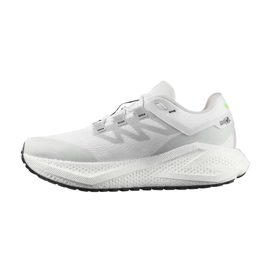 Medial view of the right shoe from a pair of Salomon Men's Aero Glide 3 GRVL Running Shoes in the White/Ftw Silver/Green Gecko colourway. (8721029300386)