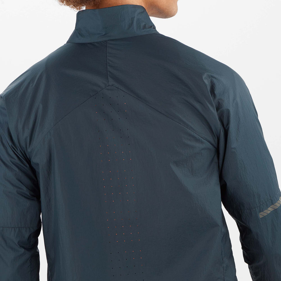 Close-up back view of a Salomon Men's Sense Flow Jacket in the Carbon/Carbon colourway (8071109771426)