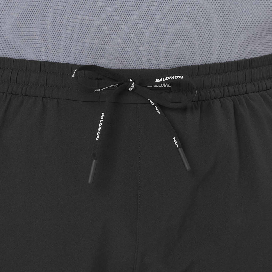Close-up of the drawcord on the front of the Salomon Men's SHAKEout Easy 5