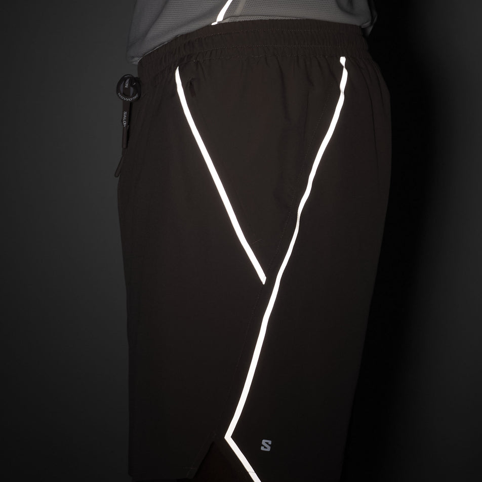 The reflective details on the side of the Salomon Men's SHAKEout CORE Stellar 7